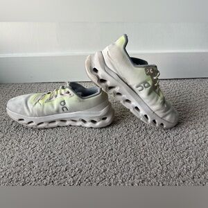 On Cloud White Sneakers women 9